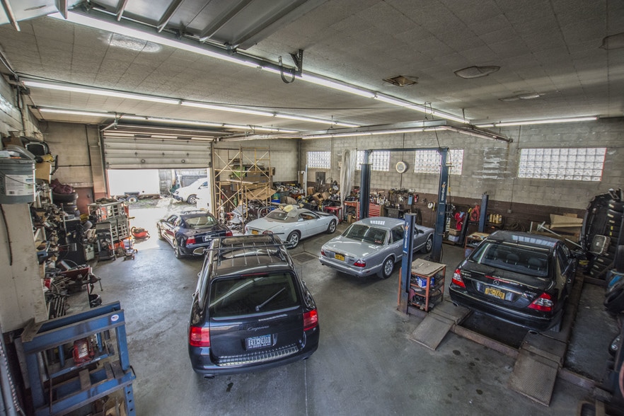 More Photos Of 252 Kenmore Ave, Buffalo Auto Repair For Sale