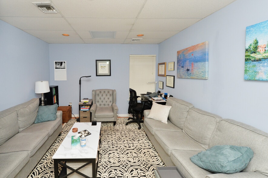 More Photos Of 121 Cedar Ln, Teaneck Medical For Sale