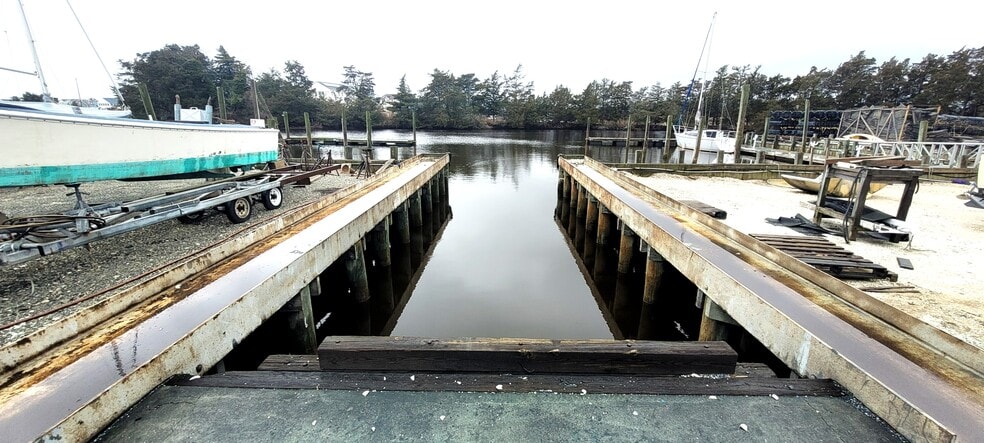 More Photos Of 470 S Green St, Tuckerton Marina For Sale
