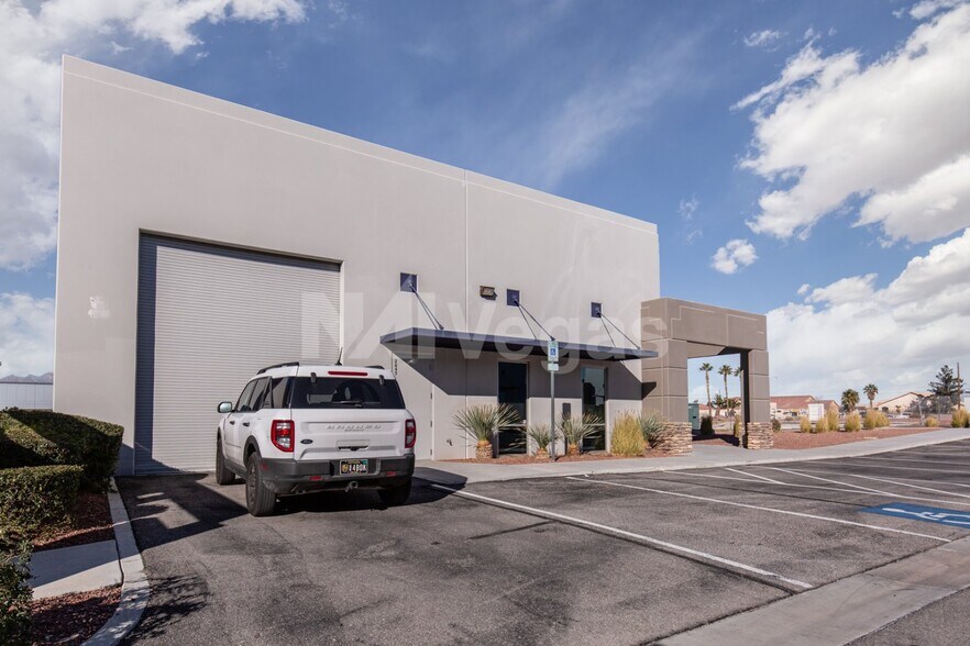 More Photos Of 2645 W Cheyenne Ave, North Las Vegas Research And Development For Sale