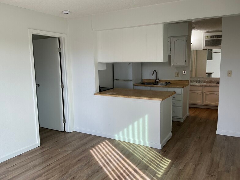 More Photos Of 1800 Prater Way, Sparks Apartments For Sale