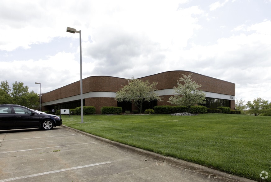 More Photos Of 3575 Forest Lake, Uniontown Flex For Lease
