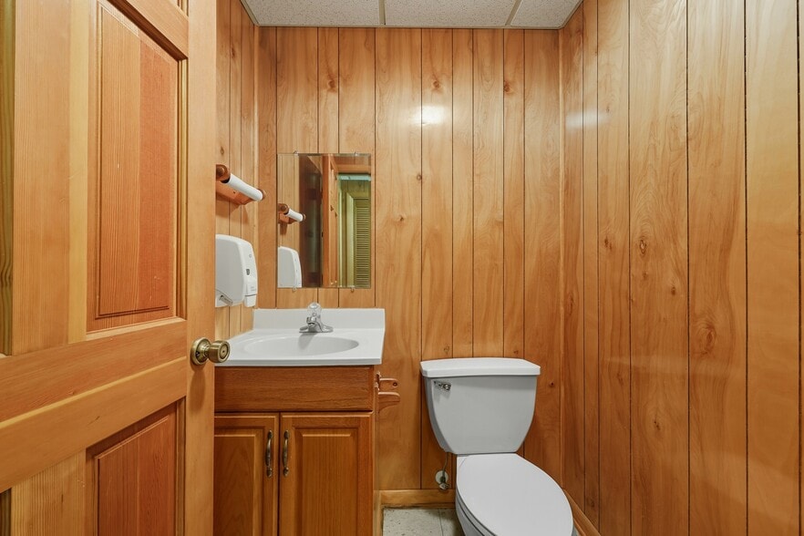 More Photos Of 1512 Cassat Ave, Jacksonville Freestanding For Sale