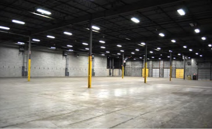 More Photos Of 430 W Grange Ave, Milwaukee Distribution For Lease