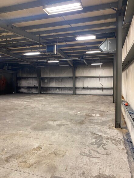 More Photos Of 24 Foundry Ave, Meredith Warehouse For Sale