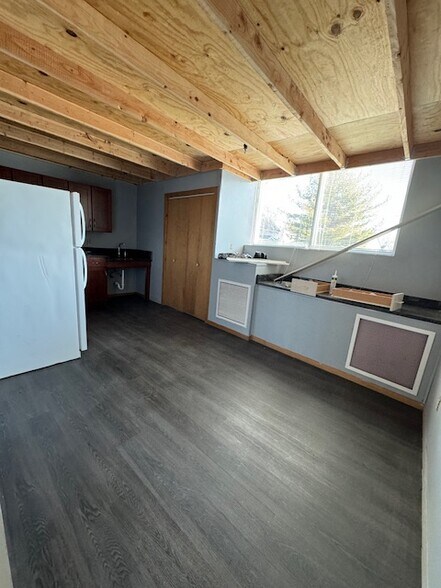 More Photos Of 110 Webb St, Hamden Warehouse For Sale