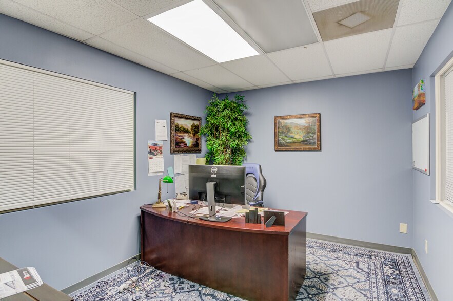 More Photos Of 3743 Old Flowery Branch Rd, Oakwood Warehouse For Lease