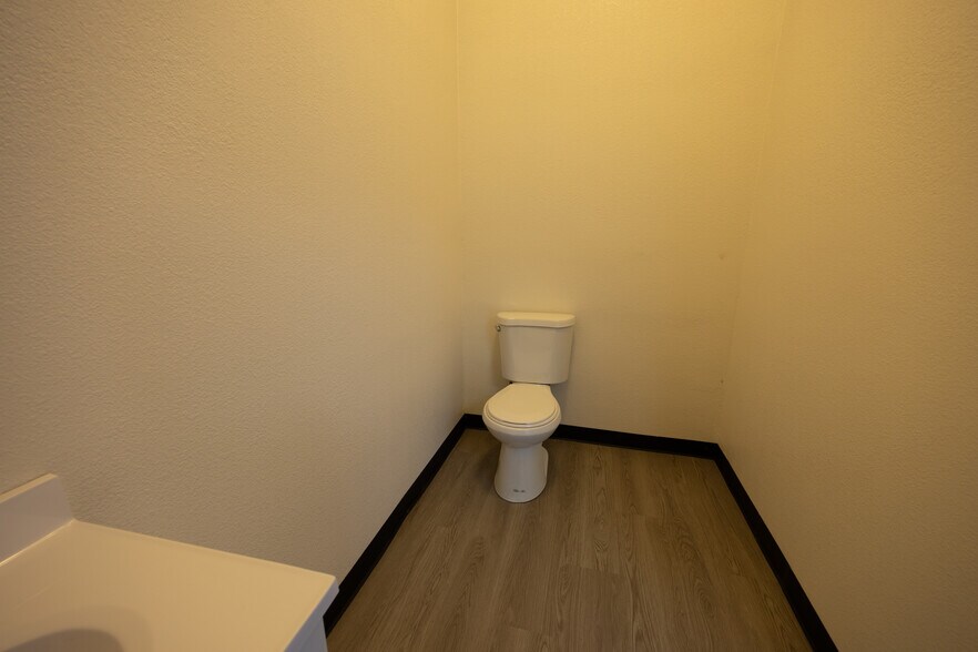 More Photos Of 1400 N C St, Sacramento Warehouse For Lease