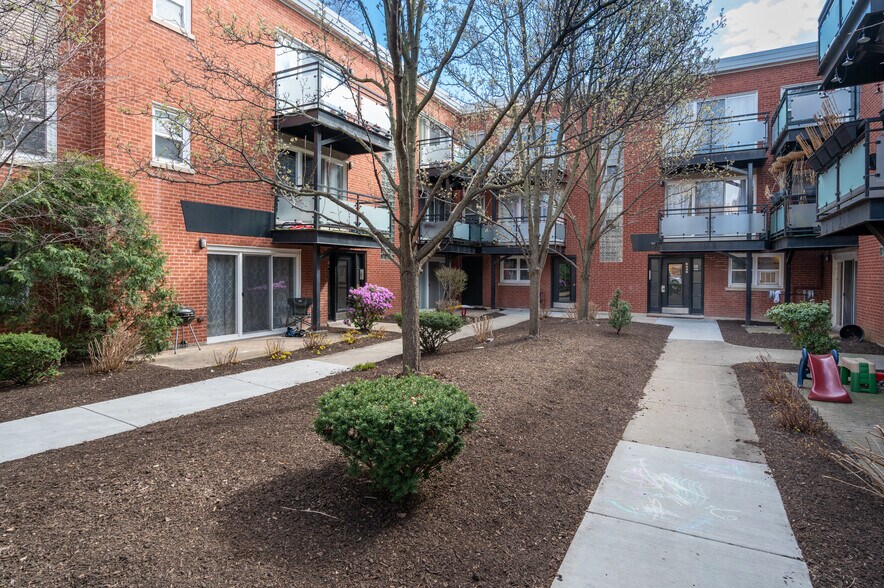 More Photos Of 6435-6443 N Damen Ave, Chicago Apartments For Sale