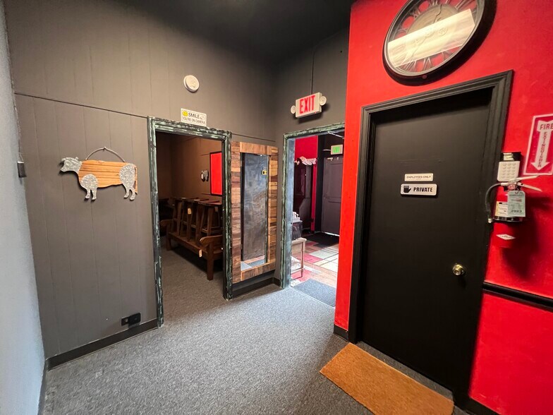 More Photos Of 4123-4125 Oakton St, Skokie Storefront For Sale