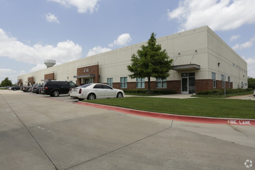 More Photos Of 1861 Valley View Ln, Farmers Branch Showroom For Lease