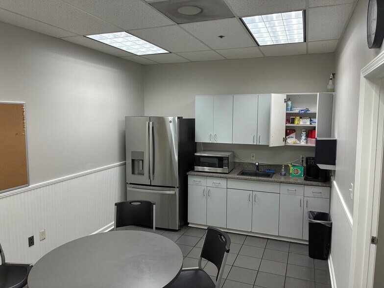 More Photos Of 3995 Pine Ln SE, Bessemer Manufacturing For Lease