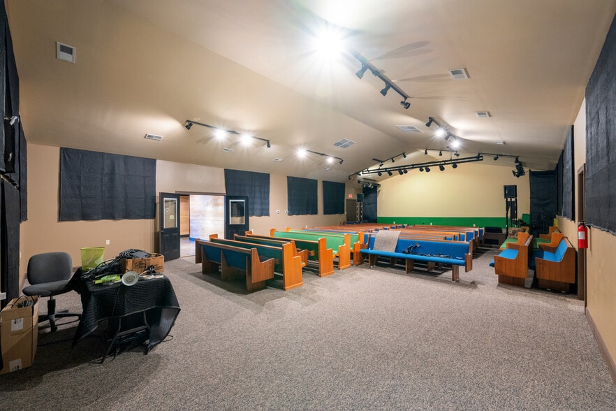 More Photos Of 215 Baker Rd, Huntingdon Lodge Meeting Hall For Sale