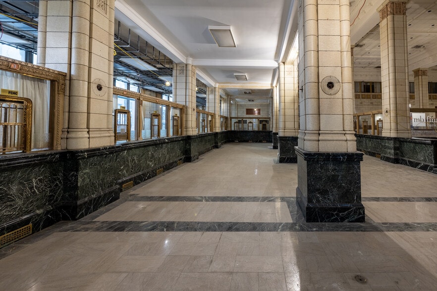 More Photos Of 801 W Madison St, Chicago Hotel For Sale
