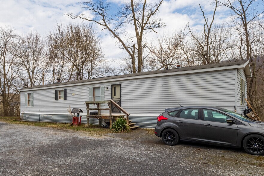 More Photos Of 1094 Chestnut St, Claysburg Manufactured Housing Mobile Home Park For Sale