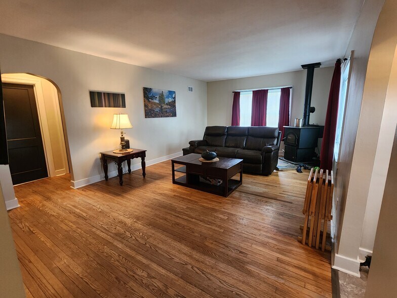 More Photos Of 2800 NY-49, West Monroe Auto Repair For Lease