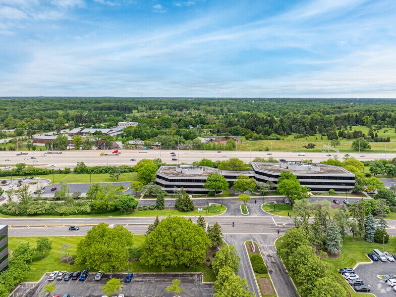 More Photos Of 950 Warrenville Rd, Lisle Office For Lease