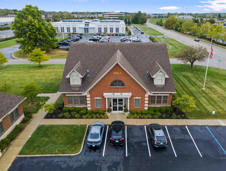 More Photos Of 9963 Crosspoint Blvd, Indianapolis Office For Sale