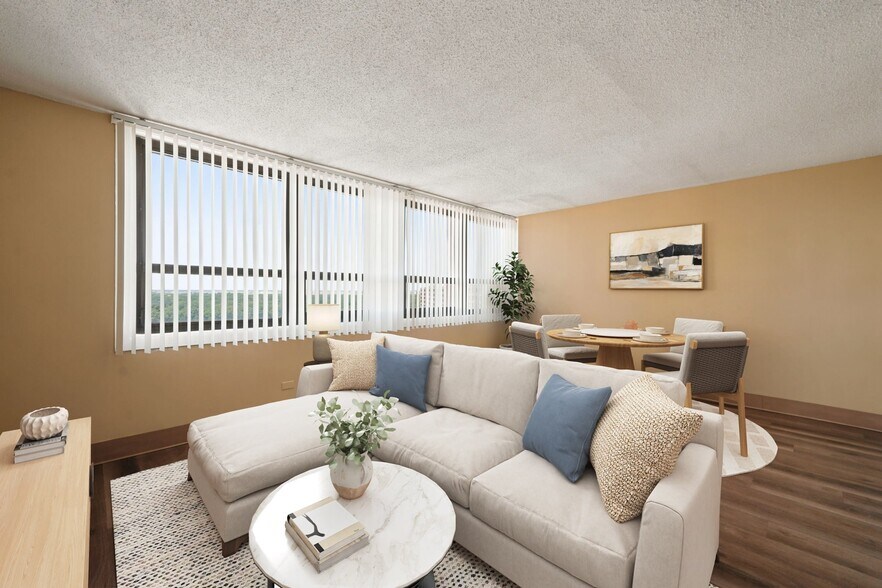 More Photos Of 5441 N East River Rd, Chicago Apartments For Lease