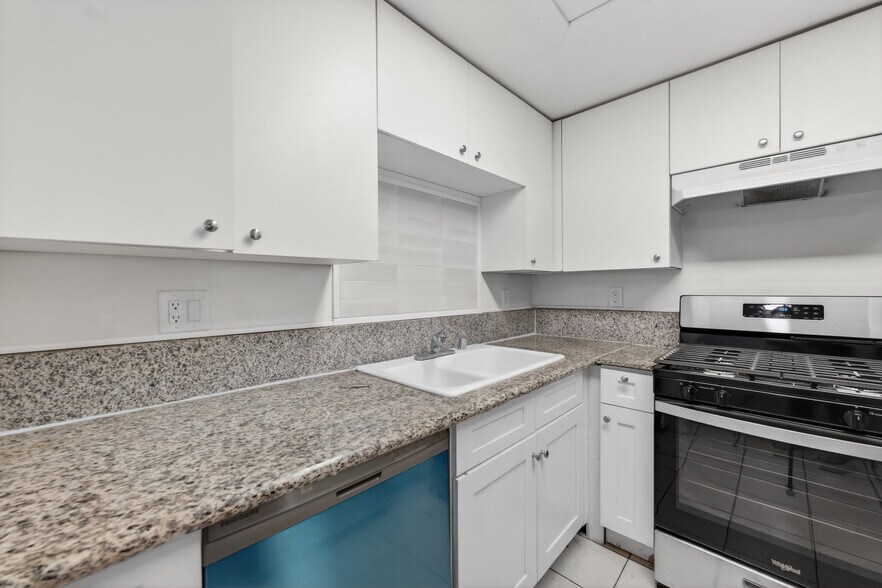 More Photos Of 4930 W Point Loma Blvd, San Diego Apartments For Sale