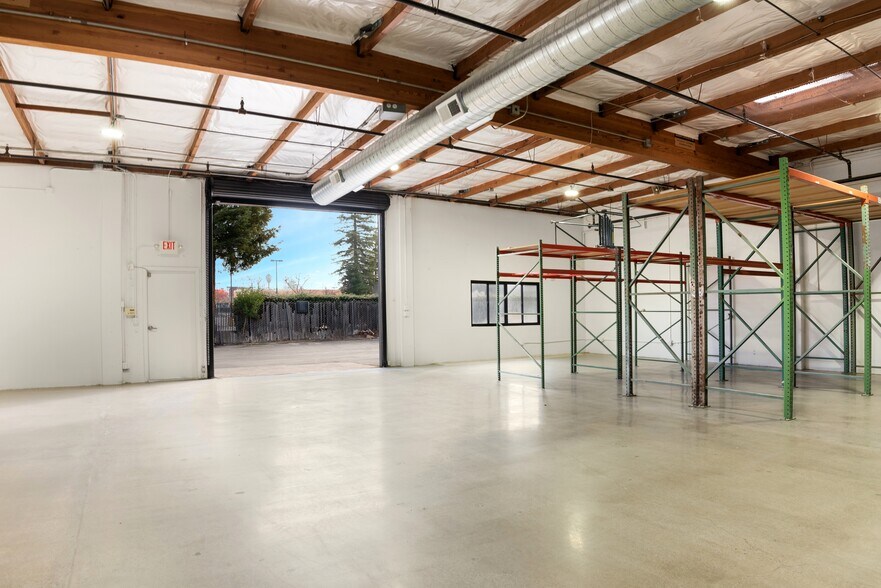 More Photos Of 914-918 Industrial Ave, Palo Alto Warehouse For Lease