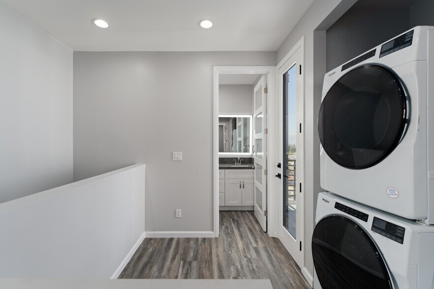 More Photos Of 6728 Thomson Ct, San Diego Apartments For Sale