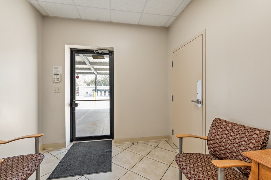 More Photos Of 1016 N Cruse Ave, Broussard Warehouse For Sale