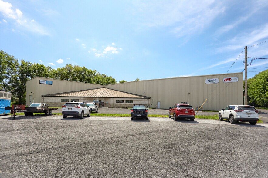 More Photos Of 205 Lynndale Ct, Mechanicsburg Industrial For Lease