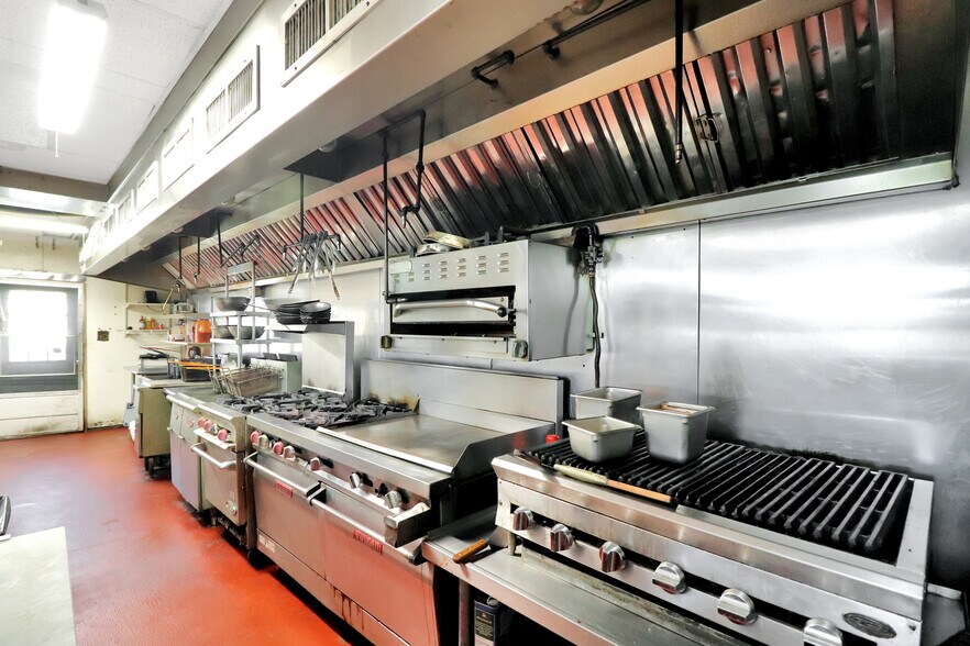 More Photos Of 7646 Lancaster Ave, Myerstown Restaurant For Sale