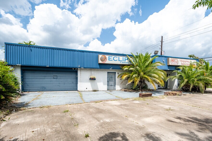 More Photos Of 17717 Highway 59 N, Humble Auto Repair For Sale