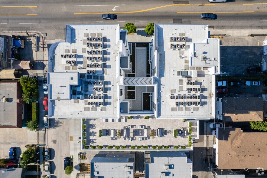 More Photos Of 4864 Melrose Ave, Los Angeles Apartments For Lease