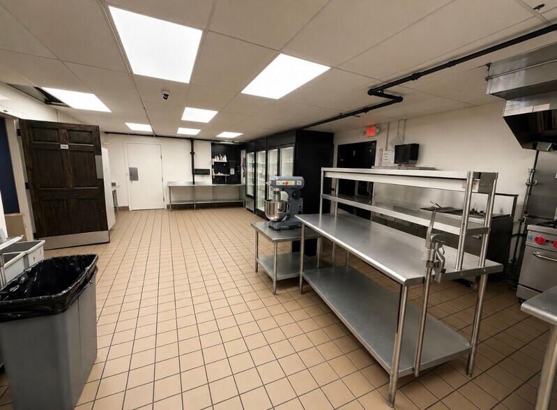 More Photos Of 810 Center St, Lewiston Restaurant For Sale