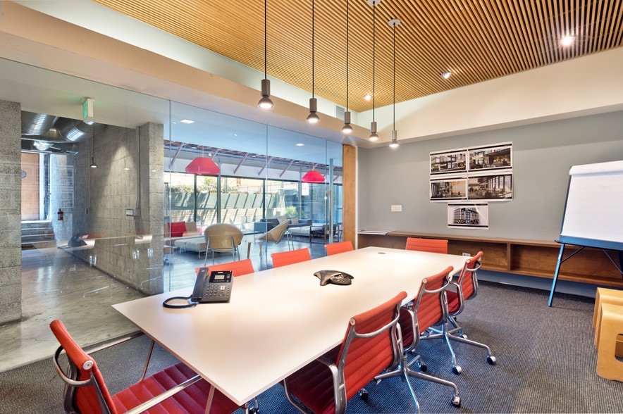 More Photos Of 5735 Melrose Ave, Los Angeles Loft Creative Space For Sale