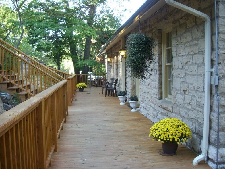 More Photos Of 75 Hillside Ave, Eureka Springs Hospitality For Sale
