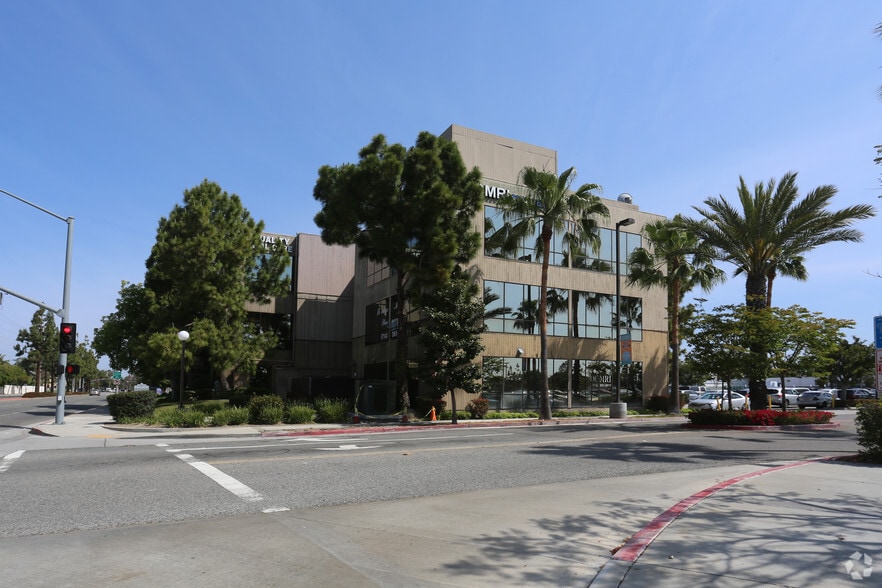 More Photos Of 17150 Euclid St, Fountain Valley Medical For Lease