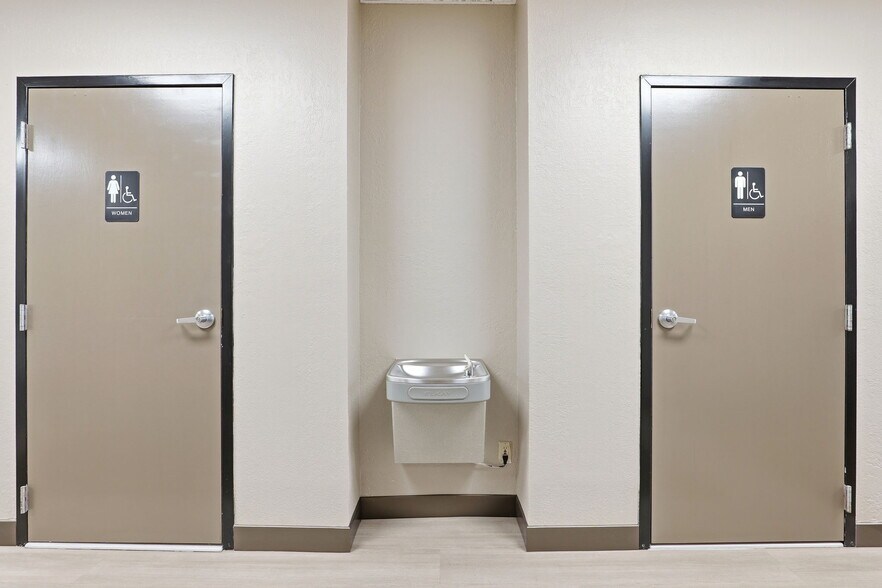 More Photos Of 490 Centre Lake Dr NE, Palm Bay Medical For Lease