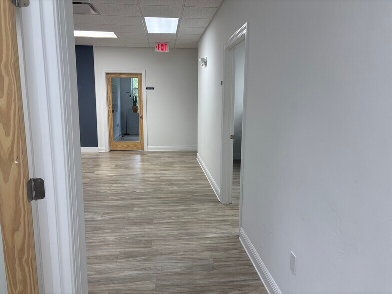 More Photos Of 3606 Maclay Blvd S, Tallahassee Medical For Lease