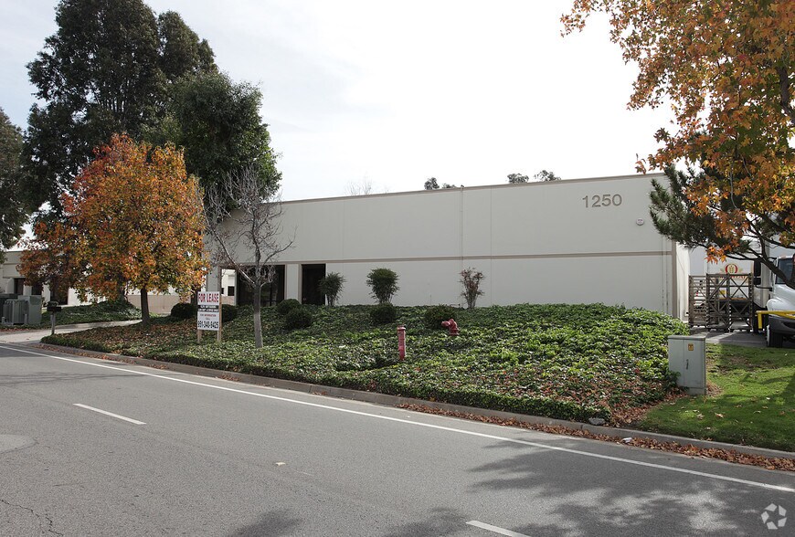 More Photos Of 1250 Railroad St, Corona Warehouse For Lease