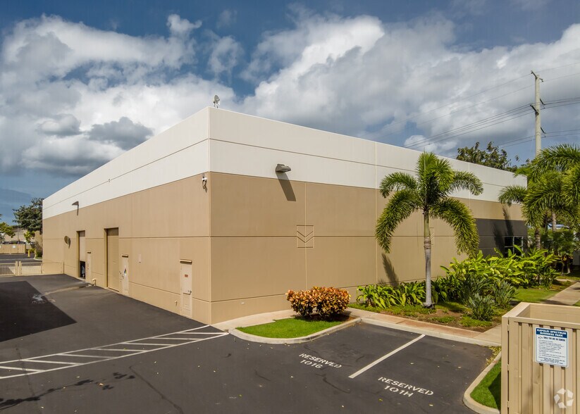 More Photos Of 2114 Lauwiliwili St, Kapolei Warehouse For Lease