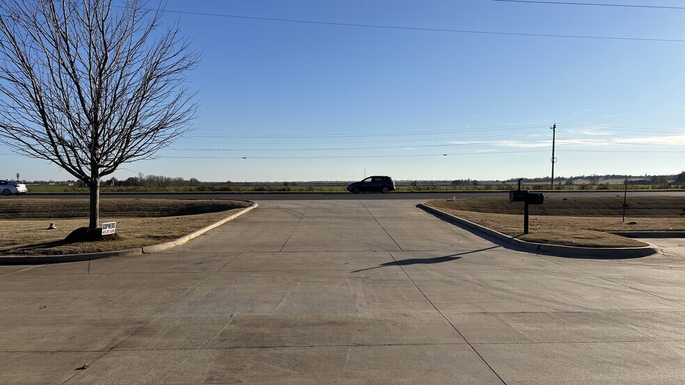 More Photos Of 1107 NW 32nd St, Newcastle Restaurant For Sale