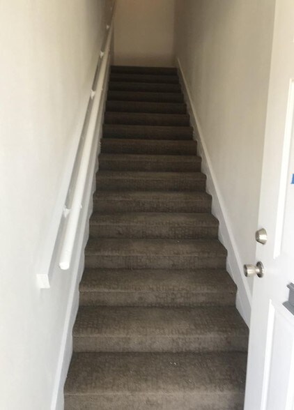 More Photos Of 1089 E 7th St, Long Beach Apartments For Sale