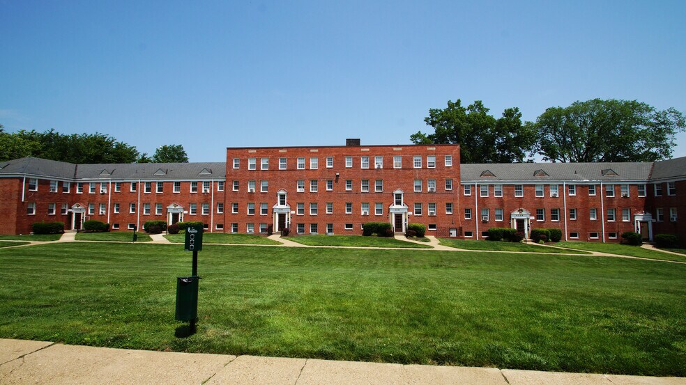 205 Elmira St SW, Washington, DC 20032 Apartments For Sale