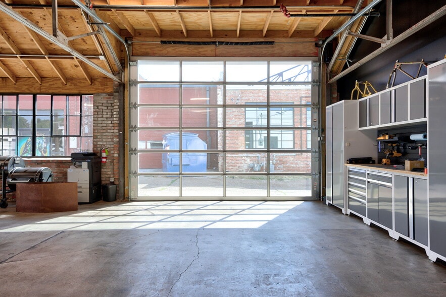 More Photos Of 111 NW 8th St, Oklahoma City Office For Sale