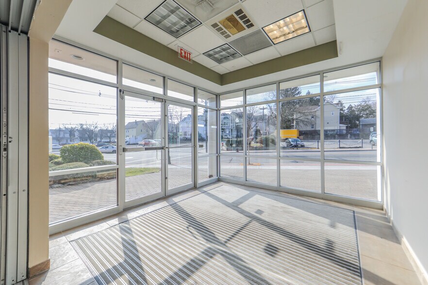 More Photos Of 1610 Main Ave, Clifton Bank For Sale