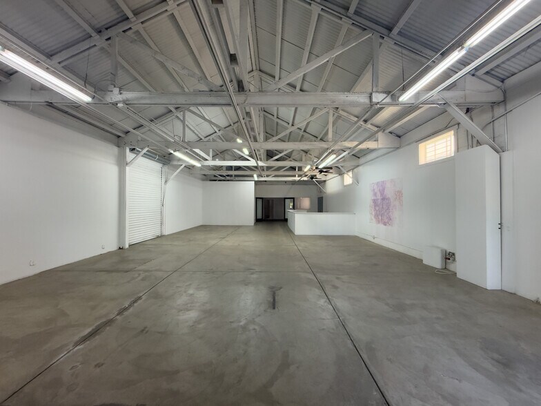 More Photos Of 1716-1718 Albion St, Los Angeles Auto Salvage Facility For Lease