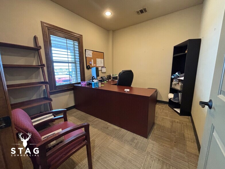 More Photos Of 7420 FM 2449, Ponder Office For Lease