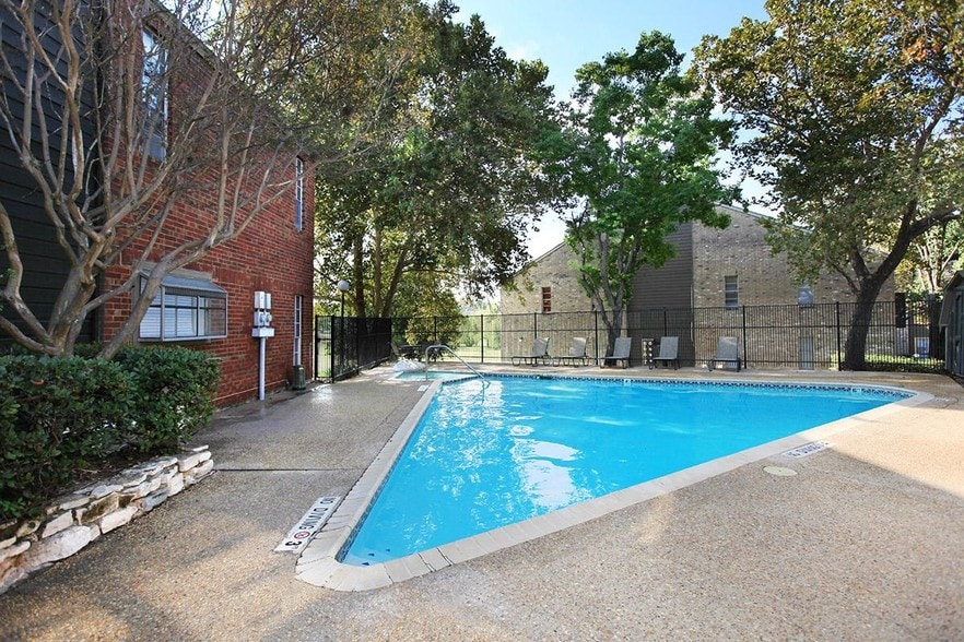More Photos Of 13050 Park Xing, San Antonio Apartments For Sale