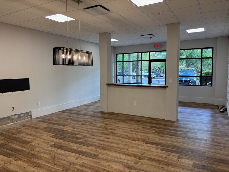 More Photos Of 1050 Fording Island Rd, Bluffton Storefront For Lease