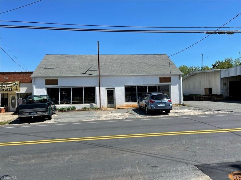 More Photos Of 607 Main, Pilot Mountain Storefront Retail Residential For Sale