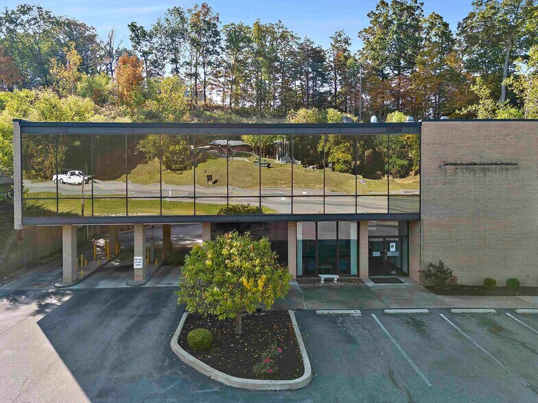More Photos Of 5942 Us-60, Ashland Bank For Sale